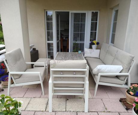 Beżowy komplet aluminiowych mebli na taras dla 7 osób - sofa 200cm, fotele i pufy - Tavaro