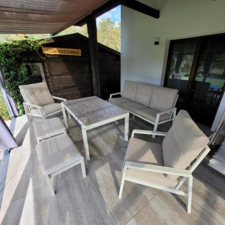 Beżowy komplet aluminiowych mebli na taras dla 7 osób - sofa 200cm, fotele i pufy - Tavaro