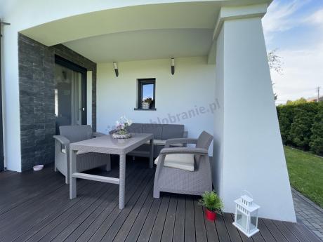 Beżowy komplet ogrodowy z podnoszonym stołem