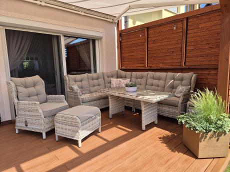 Beżowy narożnik ogrodowy z wysokim stołem i fotelem - Laritto Corner