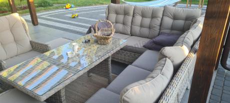 Beżowy narożnik ogrodowy z wysokim stołem i fotelem - Laritto Corner