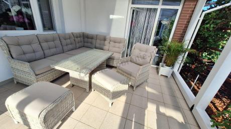 Beżowy narożnik ogrodowy z wysokim stołem i fotelem - Laritto Corner