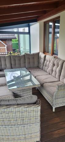 Beżowy narożnik ogrodowy z wysokim stołem i fotelem - Laritto Corner