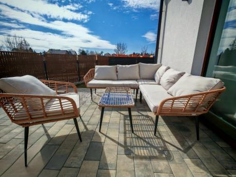 Beżowy narożnik z fotelem na taras w stylu boho - Torgiano Corner - Brown