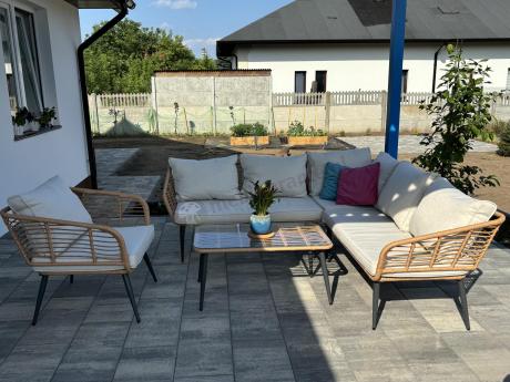 Beżowy narożnik z fotelem na taras w stylu boho - Torgiano Corner - Brown