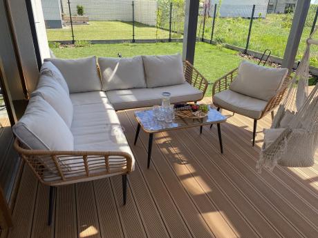 Beżowy narożnik z fotelem na taras w stylu boho - Torgiano Corner - Brown