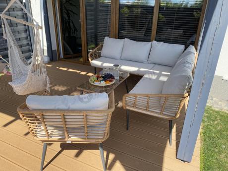 Beżowy narożnik z fotelem na taras w stylu boho - Torgiano Corner - Brown