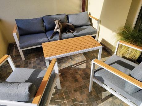 Biały komplet aluminiowych mebli ogrodowych dla 5 osób z sofą 190cm Stine