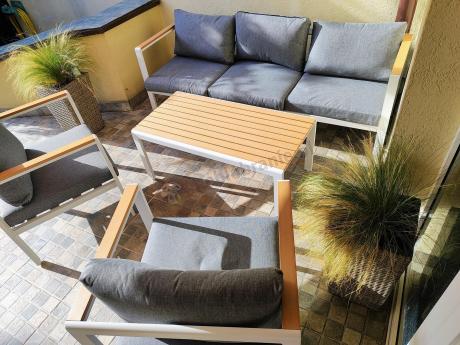 Biały komplet aluminiowych mebli ogrodowych dla 5 osób z sofą 190cm Stine