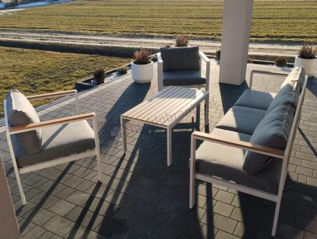 Biały komplet aluminiowych mebli ogrodowych dla 5 osób z sofą 190cm Stine