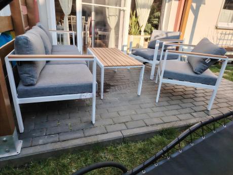 Biały komplet aluminiowych mebli ogrodowych dla 5 osób z sofą 190cm Stine