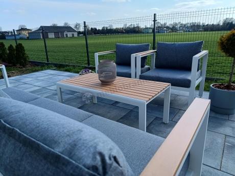 Biały komplet aluminiowych mebli ogrodowych dla 5 osób z sofą 190cm Stine