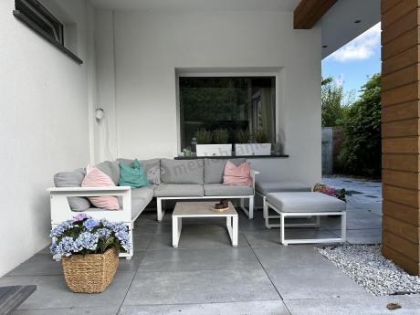 Biały narożnik tarasowy 201x201cm z pufami - Montery