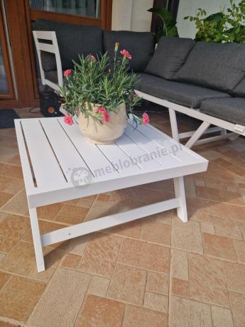 Biały nowoczesny narożnik ogrodowy na mały taras Soletto