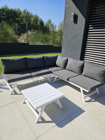 Biały nowoczesny narożnik ogrodowy na mały taras Soletto