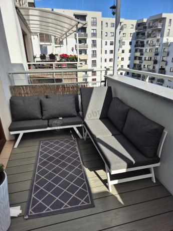 Biały nowoczesny narożnik ogrodowy na mały taras Soletto