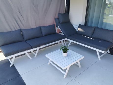 Biały nowoczesny narożnik ogrodowy z leżakiem 255x195 cm Soletto XL
