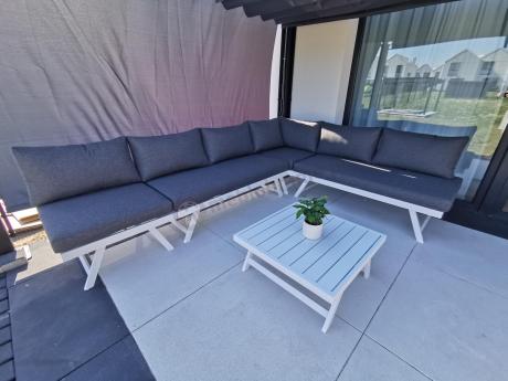 Biały nowoczesny narożnik ogrodowy z leżakiem 255x195 cm Soletto XL