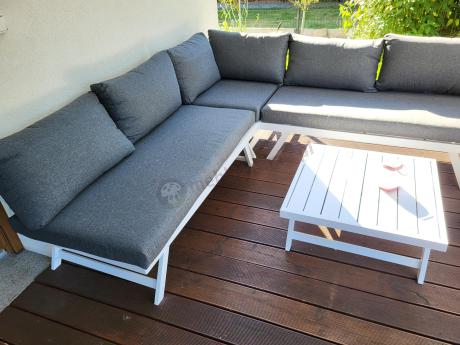 Biały nowoczesny narożnik ogrodowy z leżakiem 255x195 cm Soletto XL