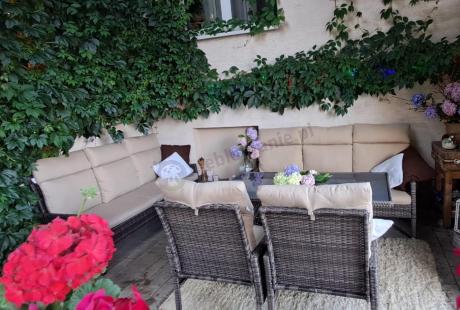 Brązowe eble technorattanowe na 8 osób z wysokimi oparciami Lirata Grande Brown