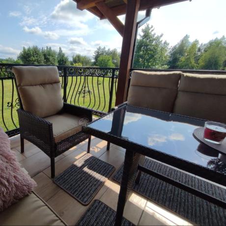 Brązowe eble technorattanowe na 8 osób z wysokimi oparciami Lirata Grande Brown