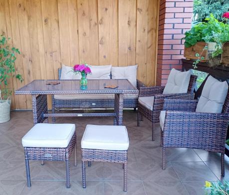 Brązowe meble technorattanowe z wysokim stołem 120cm i sofą Torino Dining