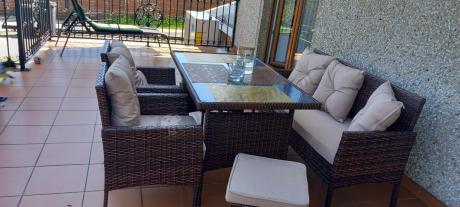 Brązowe meble technorattanowe z wysokim stołem 120cm i sofą Torino Dining