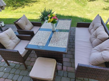 Brązowe meble technorattanowe z wysokim stołem 120cm i sofą Torino Dining