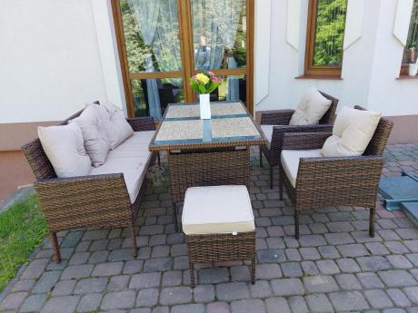 Brązowe meble technorattanowe z wysokim stołem 120cm i sofą Torino Dining
