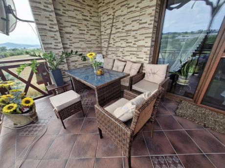 Brązowe meble technorattanowe z wysokim stołem 120cm i sofą Torino Dining