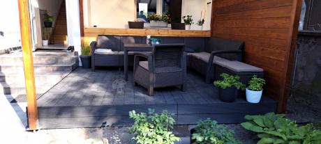 Brązowy narożnik do ogrodu Relly VII ze stołem podnoszonym i fotelem + pufy