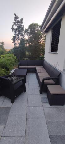 Brązowy narożnik do ogrodu Relly VII ze stołem podnoszonym i fotelem + pufy