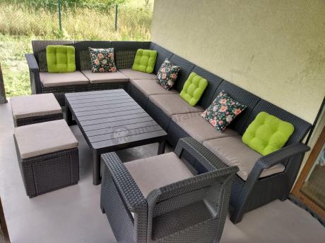 Brązowy narożnik do ogrodu Relly VII ze stołem podnoszonym i fotelem + pufy