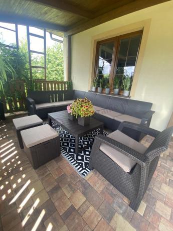 Brązowy narożnik do ogrodu Relly VII ze stołem podnoszonym i fotelem + pufy