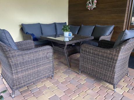 Brązowy narożnik na taras 207x207cm z wysokim stołem i fotelami Novici - Dark Brown