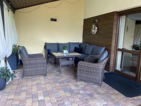 Brązowy narożnik na taras 207x207cm z wysokim stołem i fotelami Novici - Dark Brown