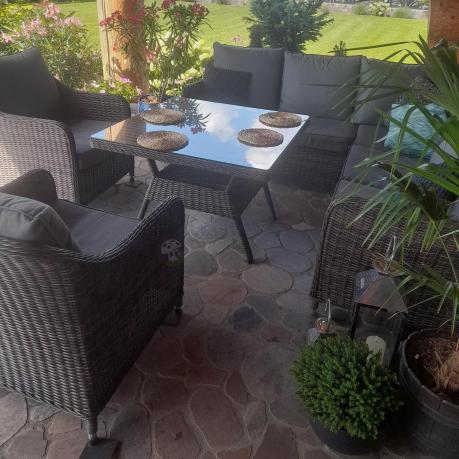 Brązowy narożnik na taras 207x207cm z wysokim stołem i fotelami Novici - Dark Brown