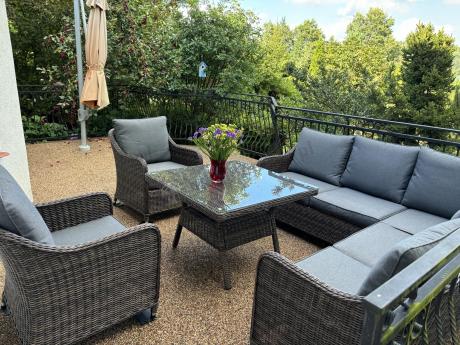 Brązowy narożnik na taras 207x207cm z wysokim stołem i fotelami Novici - Dark Brown