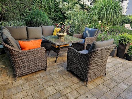 Brązowy narożnik na taras 207x207cm z wysokim stołem i fotelami Novici - Dark Brown