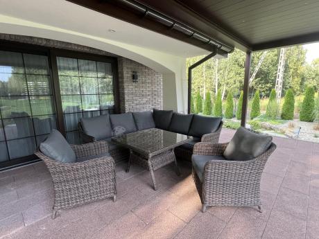 Brązowy narożnik na taras 207x207cm z wysokim stołem i fotelami Novici - Dark Brown