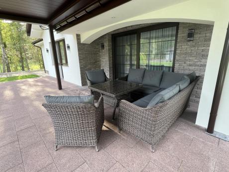 Brązowy narożnik na taras 207x207cm z wysokim stołem i fotelami Novici - Dark Brown