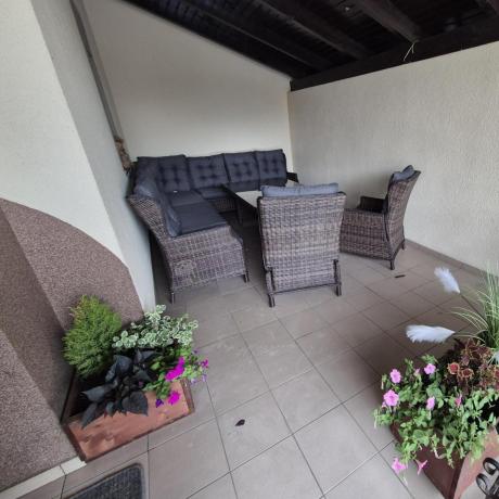 Brązowy narożnik na taras Laritto Corner XL + 2x regulowany fotel i pufy - Dark Brown