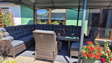 Brązowy narożnik na taras Laritto Corner XL + 2x regulowany fotel i pufy - Dark Brown