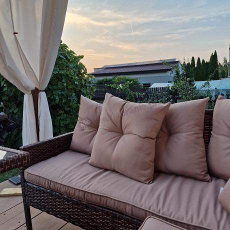 Brązowy narożnik ogrodowy z wysokim stołem 120cm i 3 pufami Torino Corner