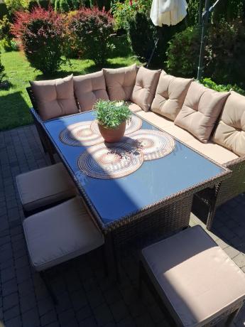 Brązowy narożnik ogrodowy z wysokim stołem 120cm i 3 pufami Torino Corner