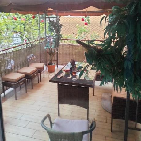 Brązowy narożnik ogrodowy z wysokim stołem 120cm i 3 pufami Torino Corner