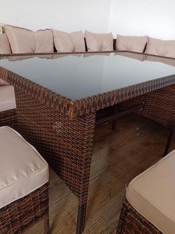 Brązowy narożnik ogrodowy z wysokim stołem 120cm i 3 pufami Torino Corner