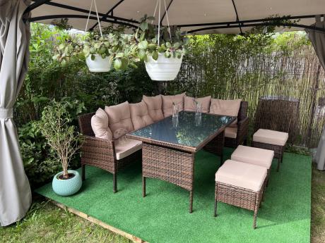 Brązowy narożnik ogrodowy z wysokim stołem 120cm i 3 pufami Torino Corner