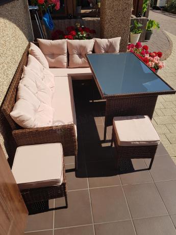 Brązowy narożnik ogrodowy z wysokim stołem 120cm i 3 pufami Torino Corner