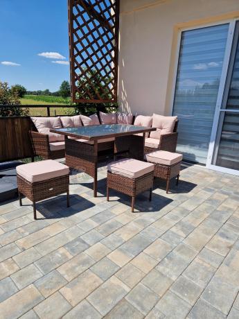 Brązowy narożnik ogrodowy z wysokim stołem 120cm i 3 pufami Torino Corner